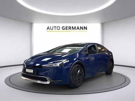 First vehicle image