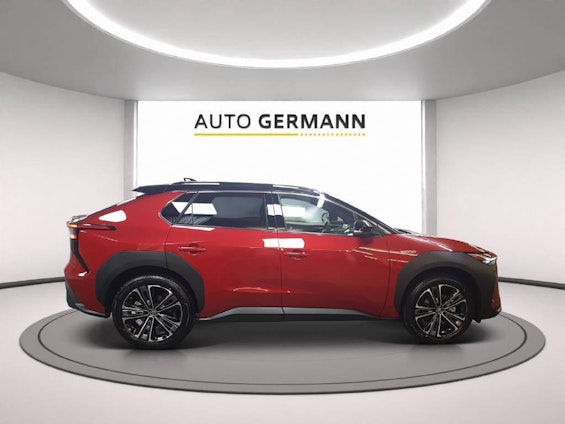 Vehicle image 6