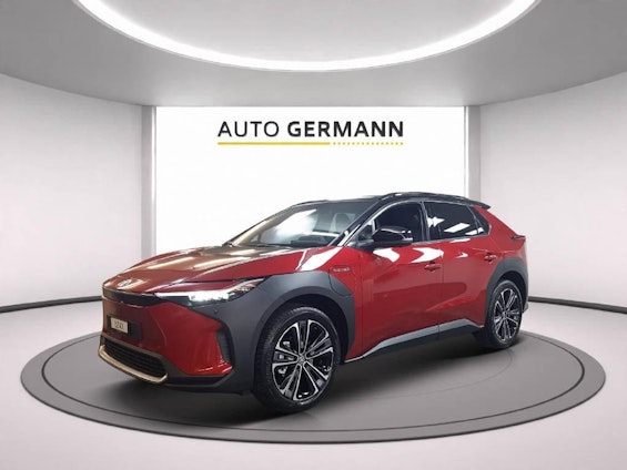 First vehicle image
