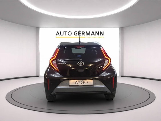 Vehicle image 5