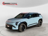 First vehicle image