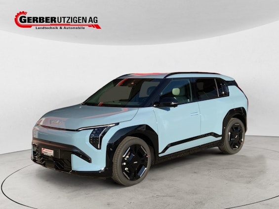 First vehicle image