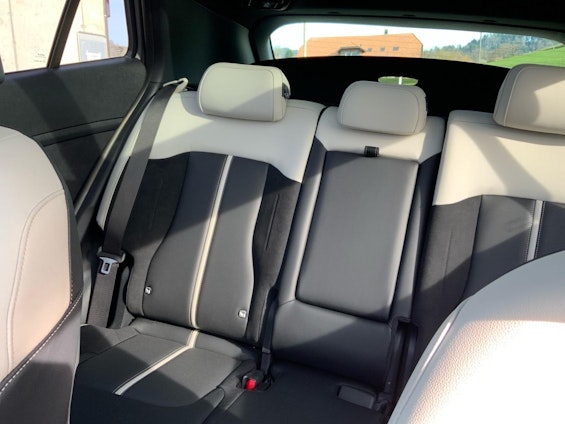 Vehicle image 6 Vehicle image 6