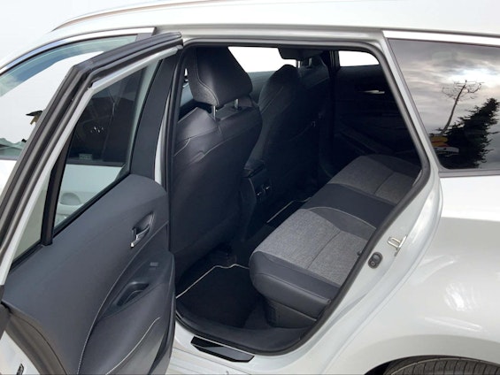 Vehicle image 13 Vehicle image 13