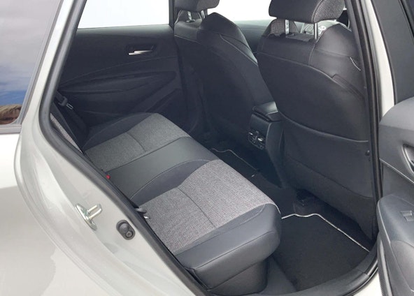 Vehicle image 18 Vehicle image 18