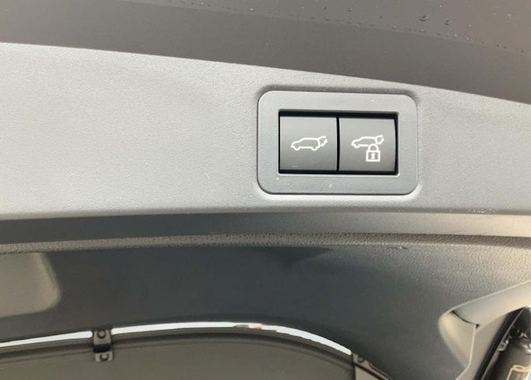 Vehicle image 17 Vehicle image 17