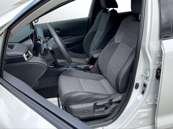 Vehicle image 10 Vehicle image 10