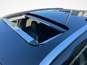 https://vehicle.imgix.net/4005774/3f0b9353-4c82-42bc-917f-5d7afe92de64.jpg
