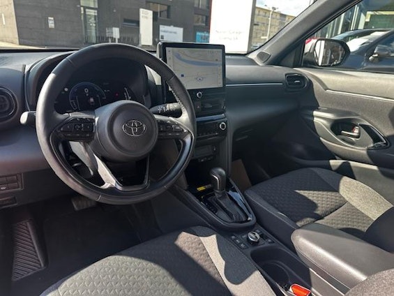Vehicle image 9