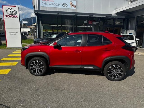 Vehicle image 6