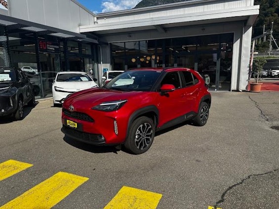 First vehicle image