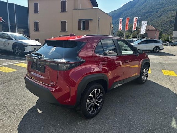 Vehicle image 4