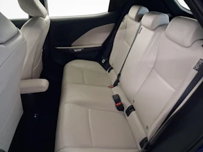 https://vehicle.imgix.net/4005786/efd288ae-40ac-4205-b1b8-edb58efca305.jpg