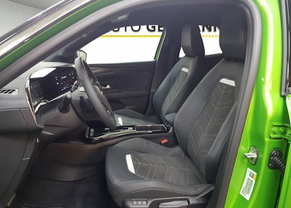 Vehicle image 8 Vehicle image 8