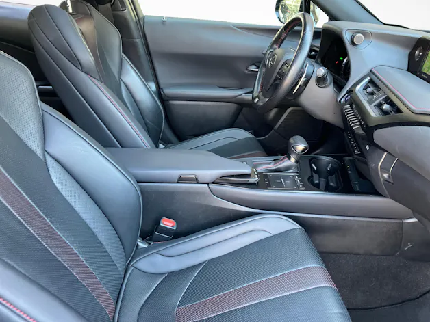 Lexus UX 250h F-Sport