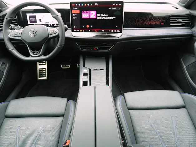 VW Passat Variant 2.0 TSI DSG R-Line 4Motion