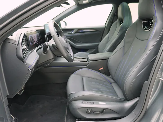 VW Passat Variant 2.0 TSI DSG R-Line 4Motion