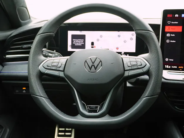 VW Passat Variant 2.0 TSI DSG R-Line 4Motion