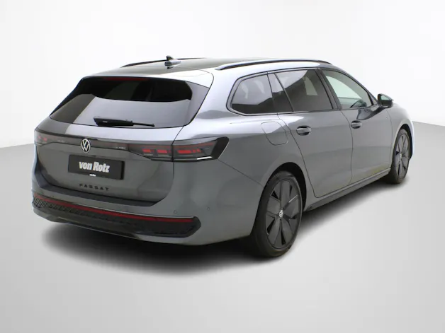VW Passat Variant 2.0 TSI DSG R-Line 4Motion