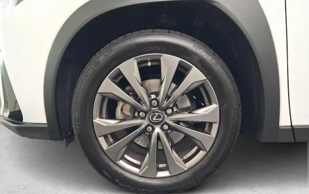 Lexus UX 250h F-Line