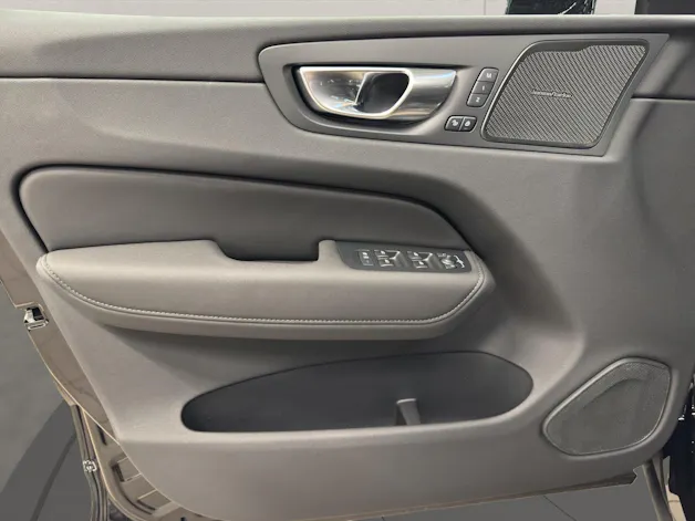 Volvo XC60 2.0 T8 TE Ultra Dark eAWD