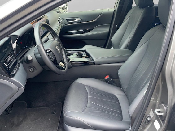 Vehicle image 3 Vehicle image 3