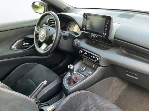 Vehicle image 5 Vehicle image 5