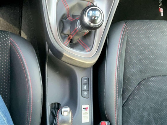 Vehicle image 9 Vehicle image 9