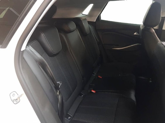 Vehicle image 10 Vehicle image 10