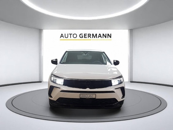 Vehicle image 4 Vehicle image 4