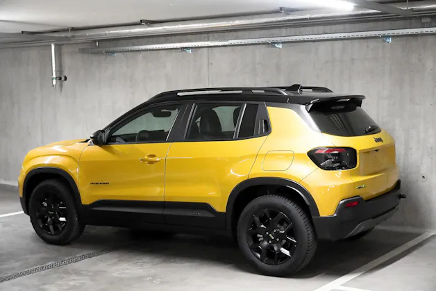 Jeep Avenger 1.2 MHEV Upland 4xe Leasing à partir de 0,99%