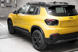 Fahrzeugbild JEEP Avenger 1.2 MHEV Upland 4xe Leasing à partir de 0,99%