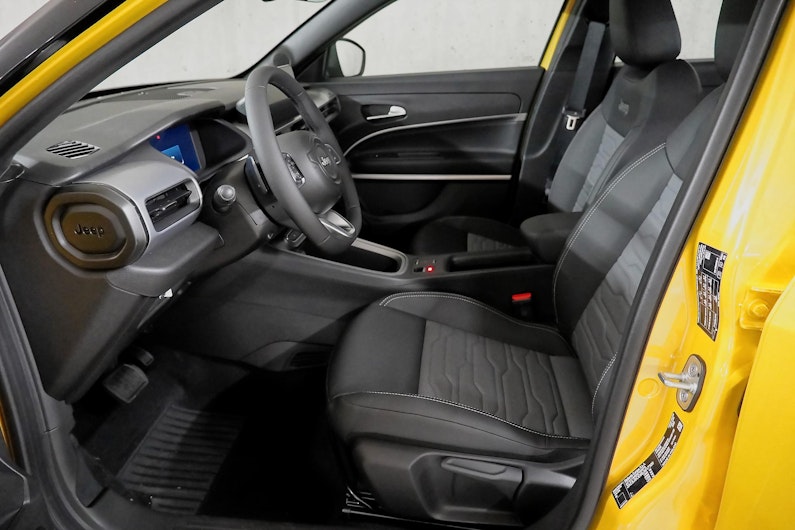 Vehicle image JEEP AVENGER