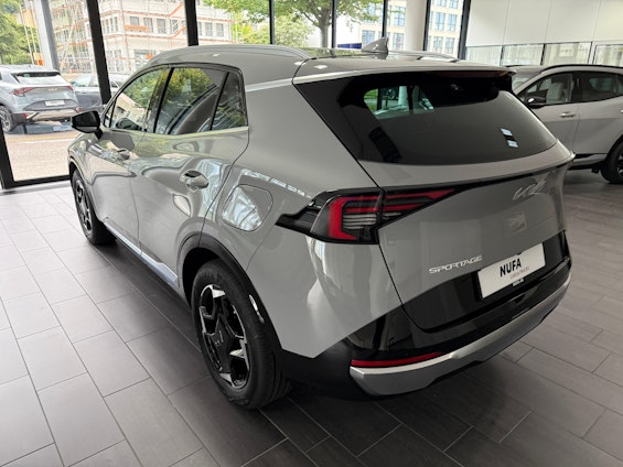 Vehicle image 6 Vehicle image 6