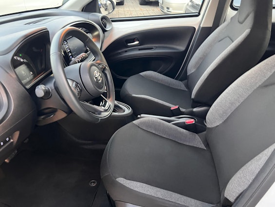 Vehicle image 8 Vehicle image 8