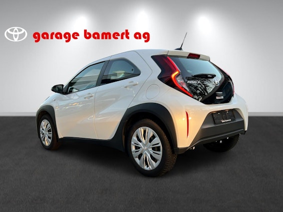 Vehicle image 3 Vehicle image 3