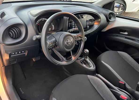 Vehicle image 7 Vehicle image 7