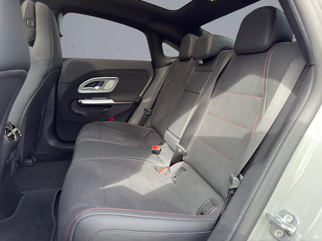 Mercedes-Benz CLA 350 AMG Line 4matic