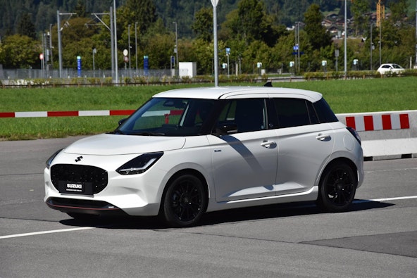 First vehicle image