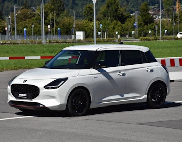 Vehicle image SUZUKI SWIFT 0 Vehicle image SUZUKI SWIFT 0