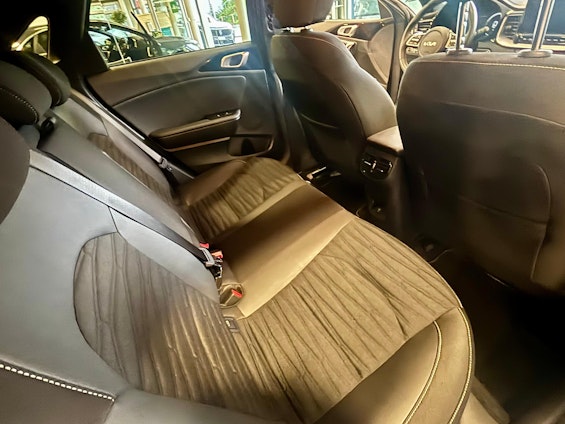 Vehicle image 9 Vehicle image 9