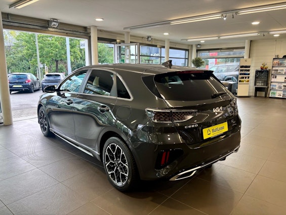 Vehicle image 5 Vehicle image 5