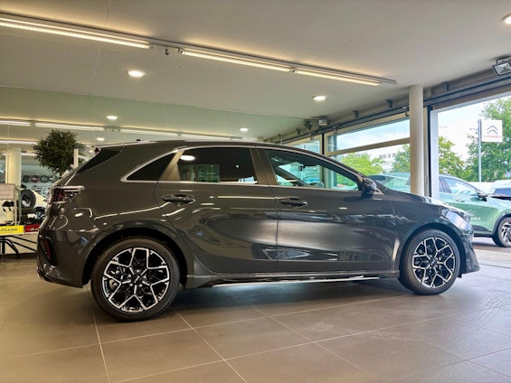 Vehicle image 3 Vehicle image 3