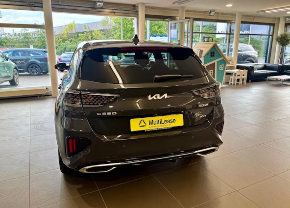 Vehicle image 4 Vehicle image 4