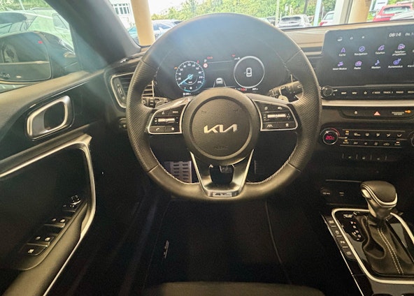 Vehicle image 6 Vehicle image 6