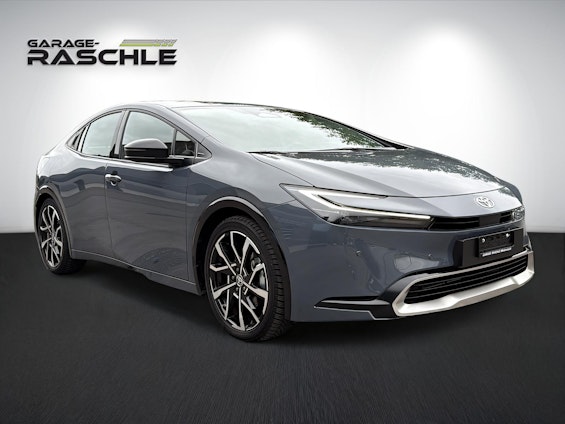 First vehicle image