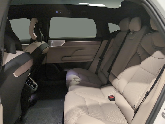 Vehicle image VOLVO ES90