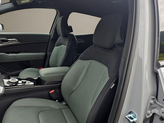 Vehicle image 8 Vehicle image 8