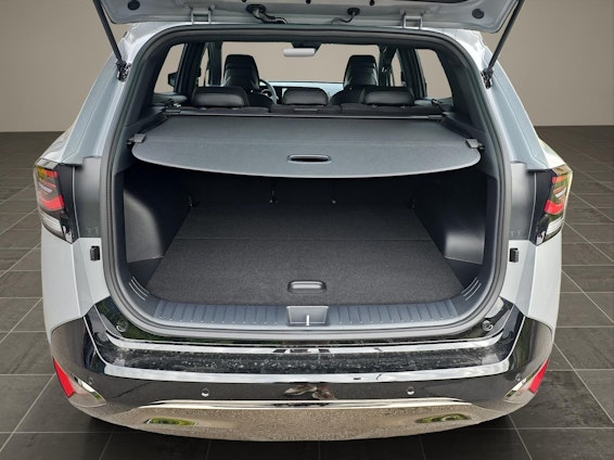 Vehicle image 14 Vehicle image 14