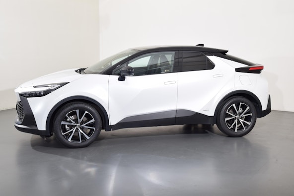 Vehicle image 3